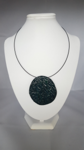 Sieradenset Dark Green || materialen: polymeerklei, Acryl || Ketting € 37,00 