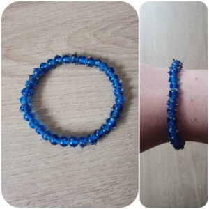 Sieraad Amy Bracelet. Materiaal: glas kralen. Prijs €15,-