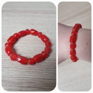 Sieraad Bracelet Zoja. Materiaal: Glas. Prijs €10,-