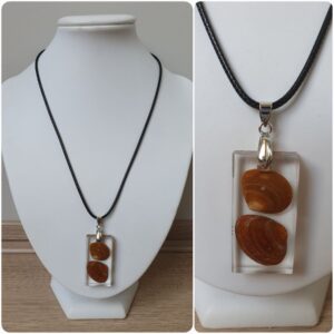 Ketting H117. Materiaal: Epoxy. *Ameland lijn* Prijs €20,-