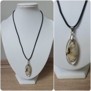 Ketting H120. Materiaal: Epoxy. *Ameland lijn* Prijs €15,-