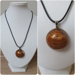 Ketting H128. Materiaal: Epoxy. *Ameland lijn* Sieraad is VERKOCHT