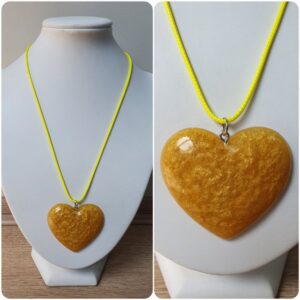 Ketting H14. Materiaal: Epoxy. Prijs €20,-