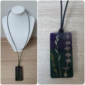 Ketting H143. Materiaal: Epoxy. Prijs €25,-