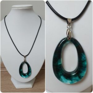 Ketting H149. Materiaal: Epoxy. Sieraad is VERKOCHT