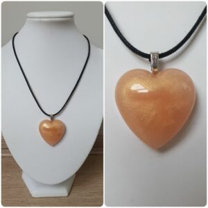 Ketting H168. Materiaal: Epoxy. Prijs €20,-