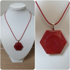 Ketting H171. Materiaal: Epoxy. Sieraad is VERKOCHT