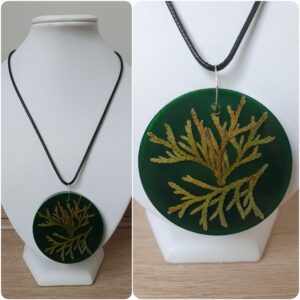 Ketting H173. Materiaal: Epoxy. Prijs €25,-