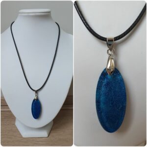 Ketting H182. Materiaal: Epoxy. Prijs €15,-