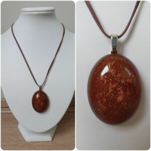 Ketting H185. Materiaal: Epoxy. Prijs €20,-