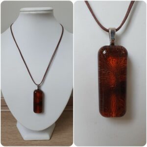 Ketting H193. Materiaal: Epoxy. Prijs €20,-