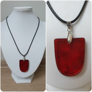 Ketting H199. Materiaal: Epoxy. Prijs €20,-