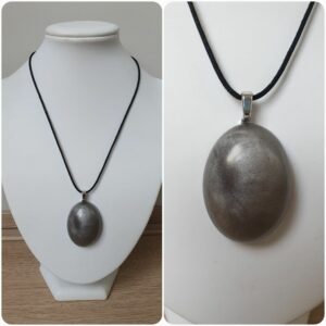 Ketting H212. Materiaal: Epoxy. Prijs €20,-