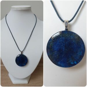 Ketting H213. Materiaal: Epoxy. Sieraad is VERKOCHT