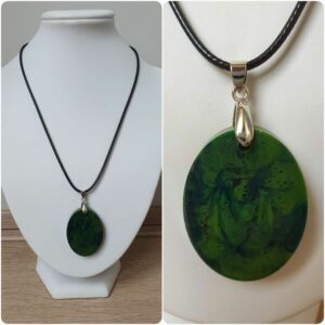 Ketting H216. Materiaal: Epoxy. Prijs €20,-