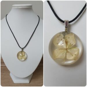 Ketting H217. Materiaal: Epoxy. Sieraad is VERKOCHT