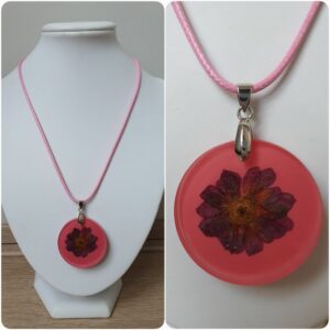 Ketting H222. Materiaal: Epoxy. Prijs €20,-