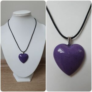 Ketting H224. Materiaal: Epoxy. Prijs €20,-