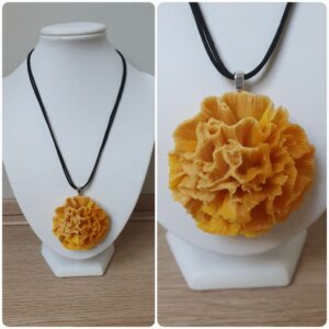 Ketting H226. Materiaal: Epoxy. Prijs €25,-