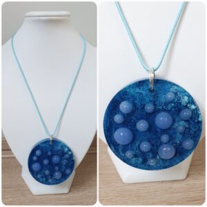 Ketting H23. Materiaal: Epoxy. Ketting is VERKOCHT