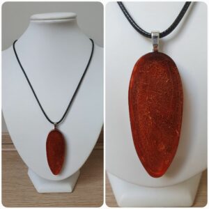 Ketting H233. Materiaal: Epoxy. Prijs €20,-