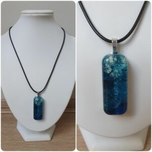 Ketting H236. Materiaal: Epoxy. Sieraad is VERKOCHT