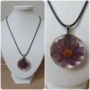 Ketting H241. Materiaal: Epoxy. Prijs €20,-