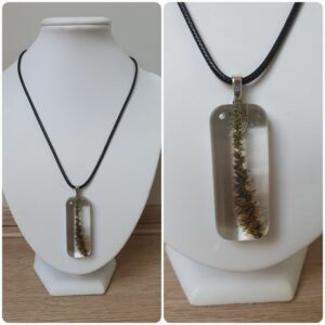 Ketting H243. Materiaal: Epoxy. Prijs €20,-