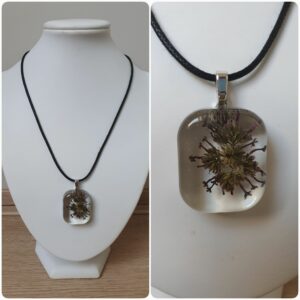 Ketting H261. Materiaal: Epoxy. Prijs €20,-