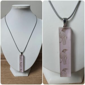 Ketting H282. Materiaal: Epoxy. Prijs €20,-