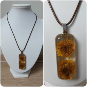 Ketting H286. Materiaal: Epoxy. Prijs €20,-