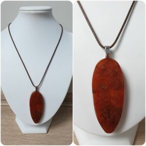 Ketting H294. Materiaal: Epoxy. Prijs €20,-