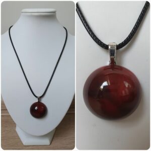 Ketting H308. Materiaal: Epoxy. Prijs €15,-