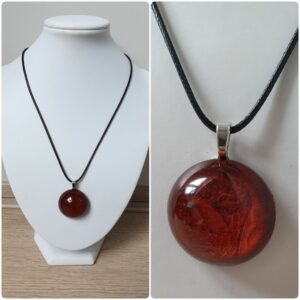 Ketting H313. Materiaal: Epoxy. Sieraad is VERKOCHT