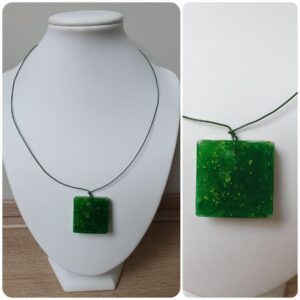 Ketting H32. Materiaal: Epoxy. Prijs €20,-