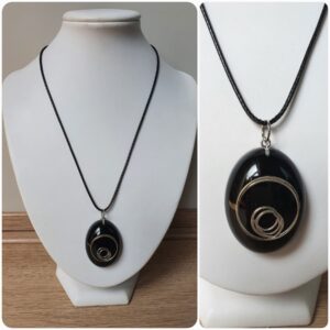 Ketting H4. Materiaal: Epoxy. Prijs €20,-