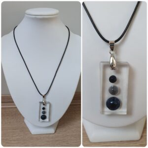 Ketting H72. Materiaal: Epoxy. Prijs €20,-