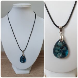 Ketting H73. Materiaal: Epoxy. Sieraad is VERKOCHT