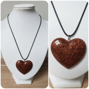 Ketting H83. Materiaal: Epoxy. Ketting is VERKOCHT