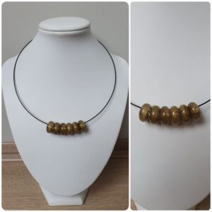 Ketting H96. Materiaal: Epoxy. Prijs €20,-